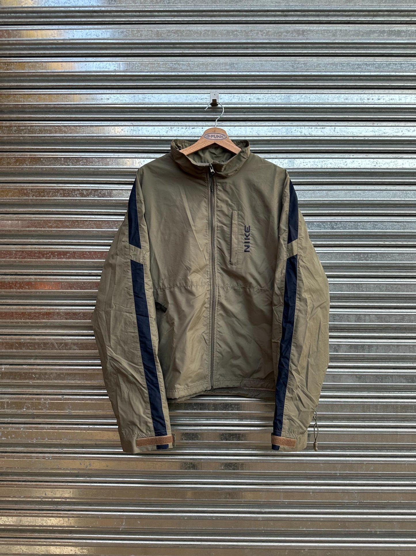 (XL) Campera Nike Vintage Rompevientos Ajustable Y2K "Moss Green / Blue Hit "