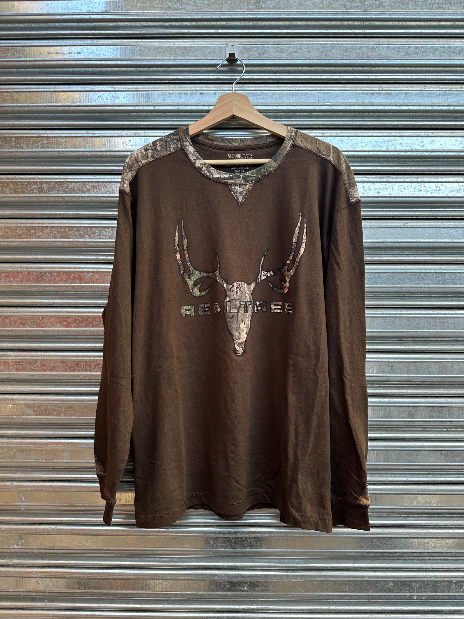 (L/XL) Reme Y2K Realtree Brown Manga Larga "Spellout Logo"