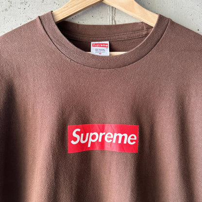 Remera Supreme "Bogo / Box Logo Brown" 20th Aniversary SS14