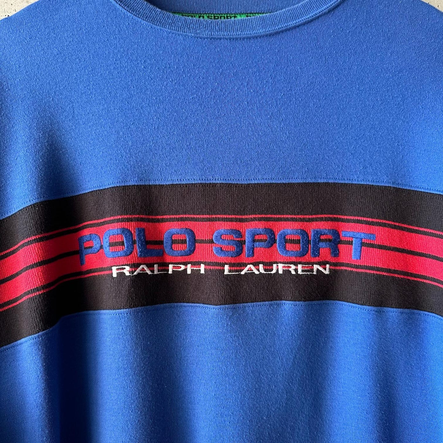 (L) Remera Manga Larga Polo Sport 90s "Spellout"