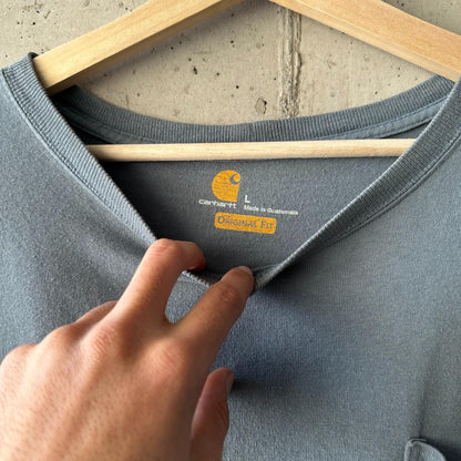 (XL) Reme Carhartt Pocket Manga Larga "Sky Blue"