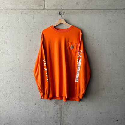 (L) Reme Carhartt Pocket Manga Larga Naranja "Property Of Carhartt"