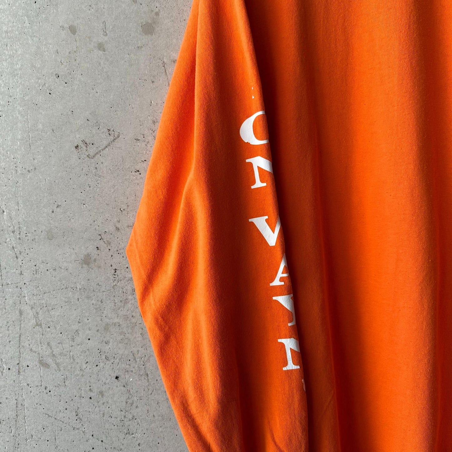 (L) Reme Carhartt Pocket Manga Larga Naranja "Property Of Carhartt"