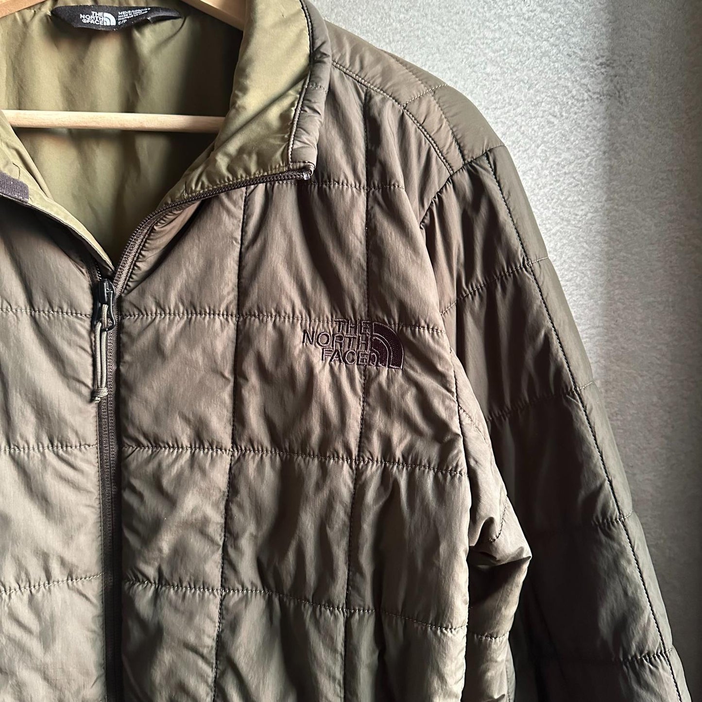 (M) Campera de Plumas The North Face Capitoneada "Moss Green"