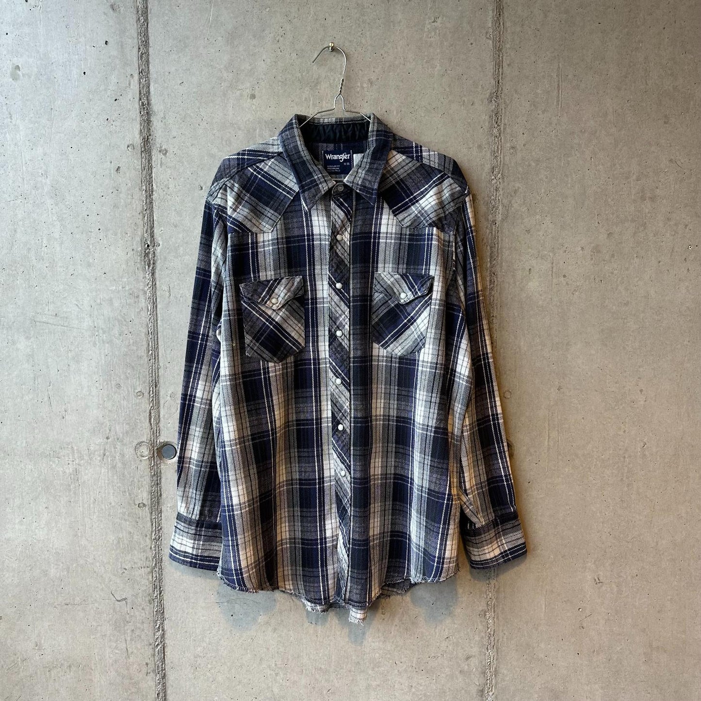 (L) Camisa de Franela Wrangler "Gray & Laveder