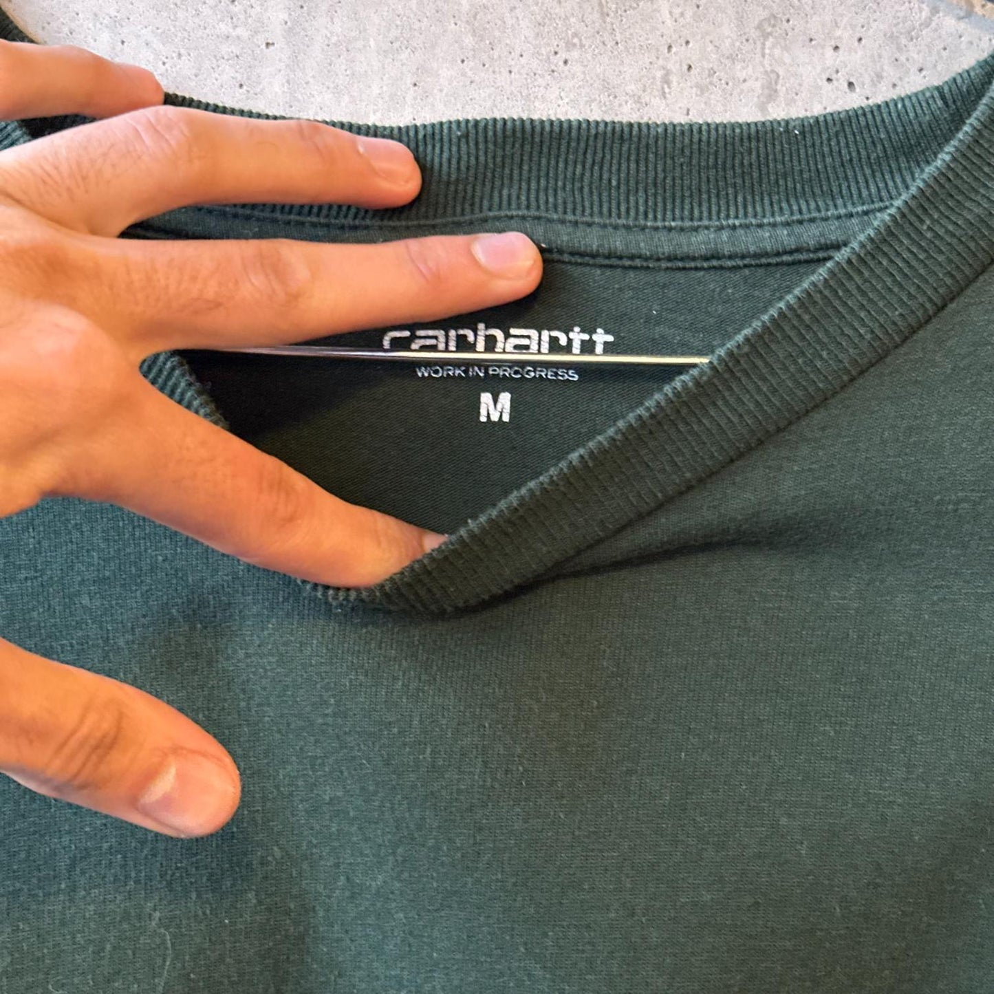 (L) Reme Carhartt WIP Manga Larga "Moss Green x Vintage Logo"