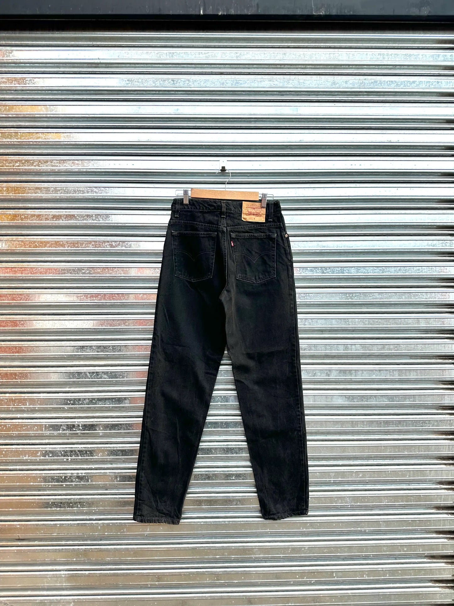 (29) Jean Levis Vintage 550 "Black" Red Tab