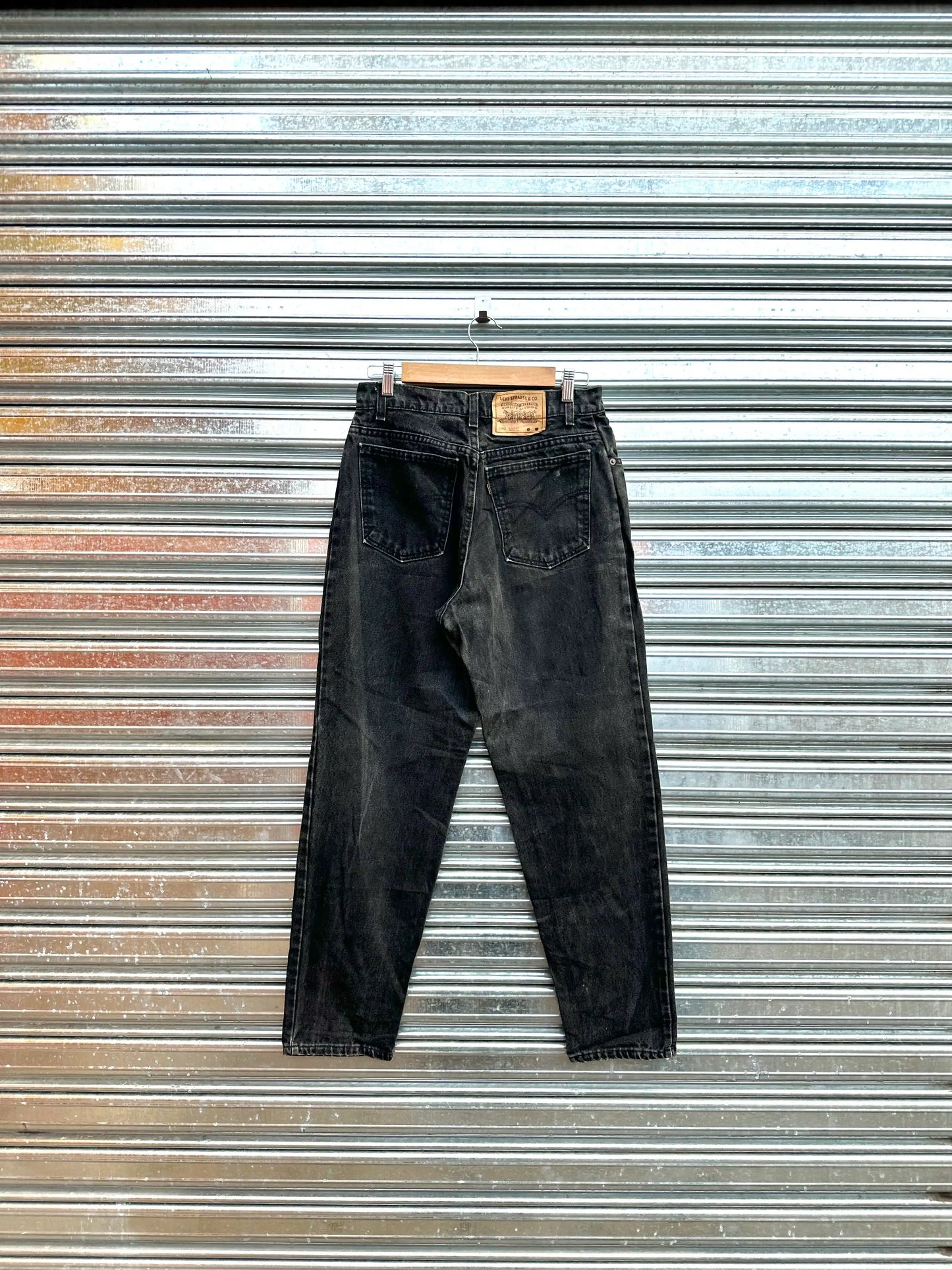 (28) Jean Levis Vintage 550s "Black" Orange Tab