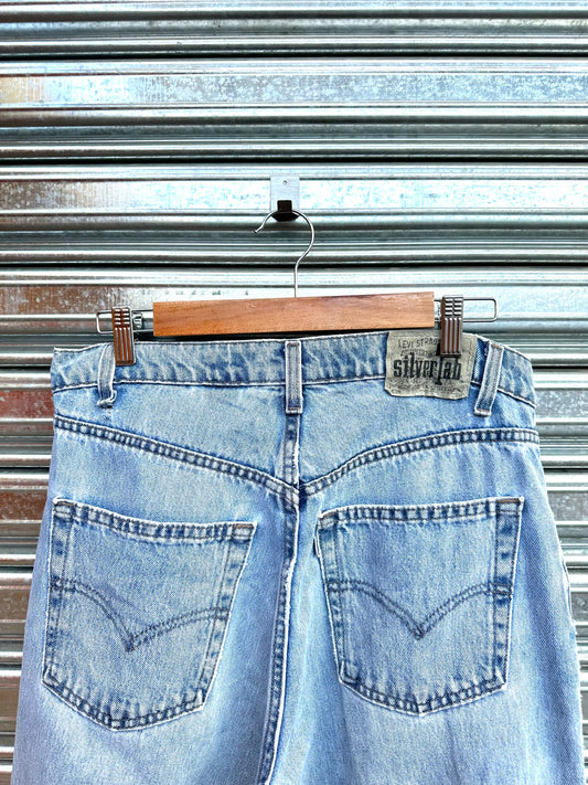 (34) Jean Vintage Levis x Silvertab Classic Fit "Sky Blue"