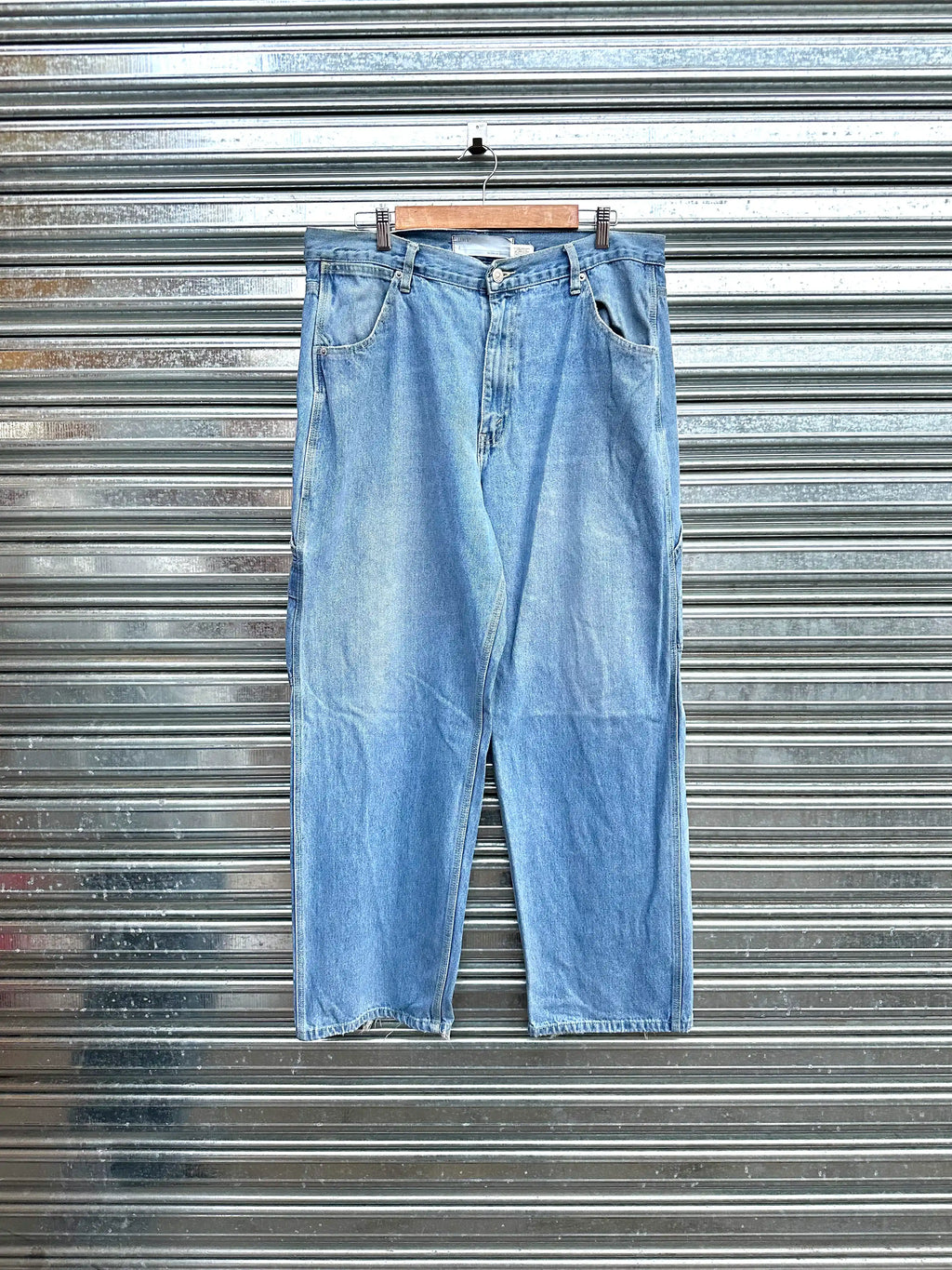 (36) Pantalón Carpintero Levis
