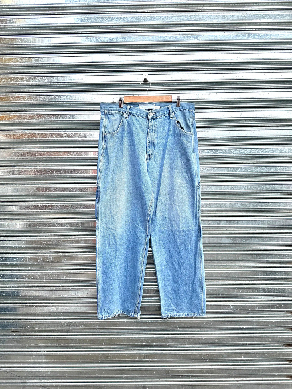 (36) Pantalón Carpintero Levis
