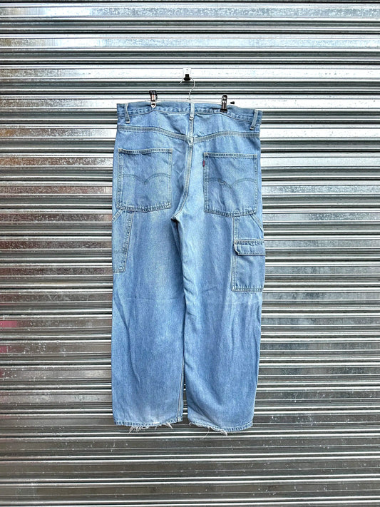 (36) Pantalón Carpintero Levis