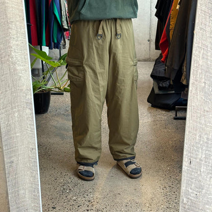 (32) Pantalon de Nieve Parachute Nike ACG Storm Fit "Moss Green"