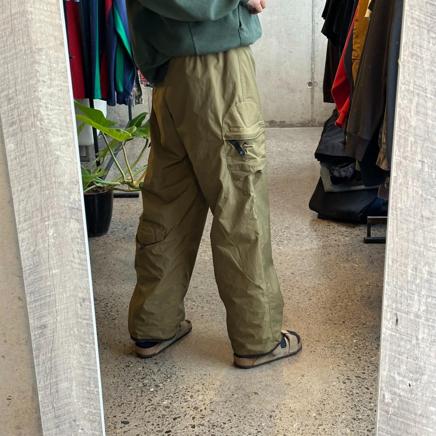 (32) Pantalon de Nieve Parachute Nike ACG Storm Fit "Moss Green"