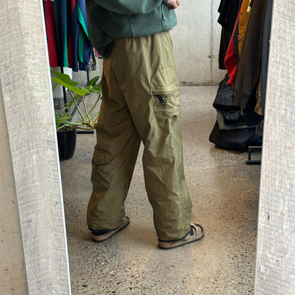 (32) Pantalon de Nieve Parachute Nike ACG Storm Fit "Moss Green"