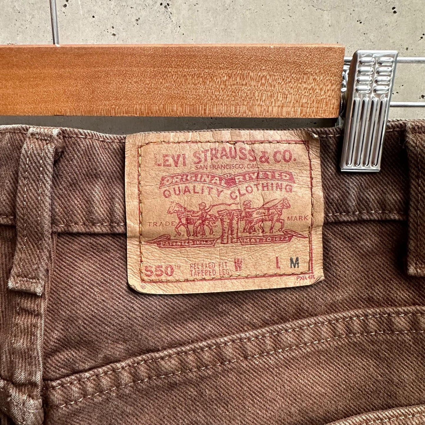 (28) Jean Vintage Levis 550 (Wmns) Marron Travis Scott