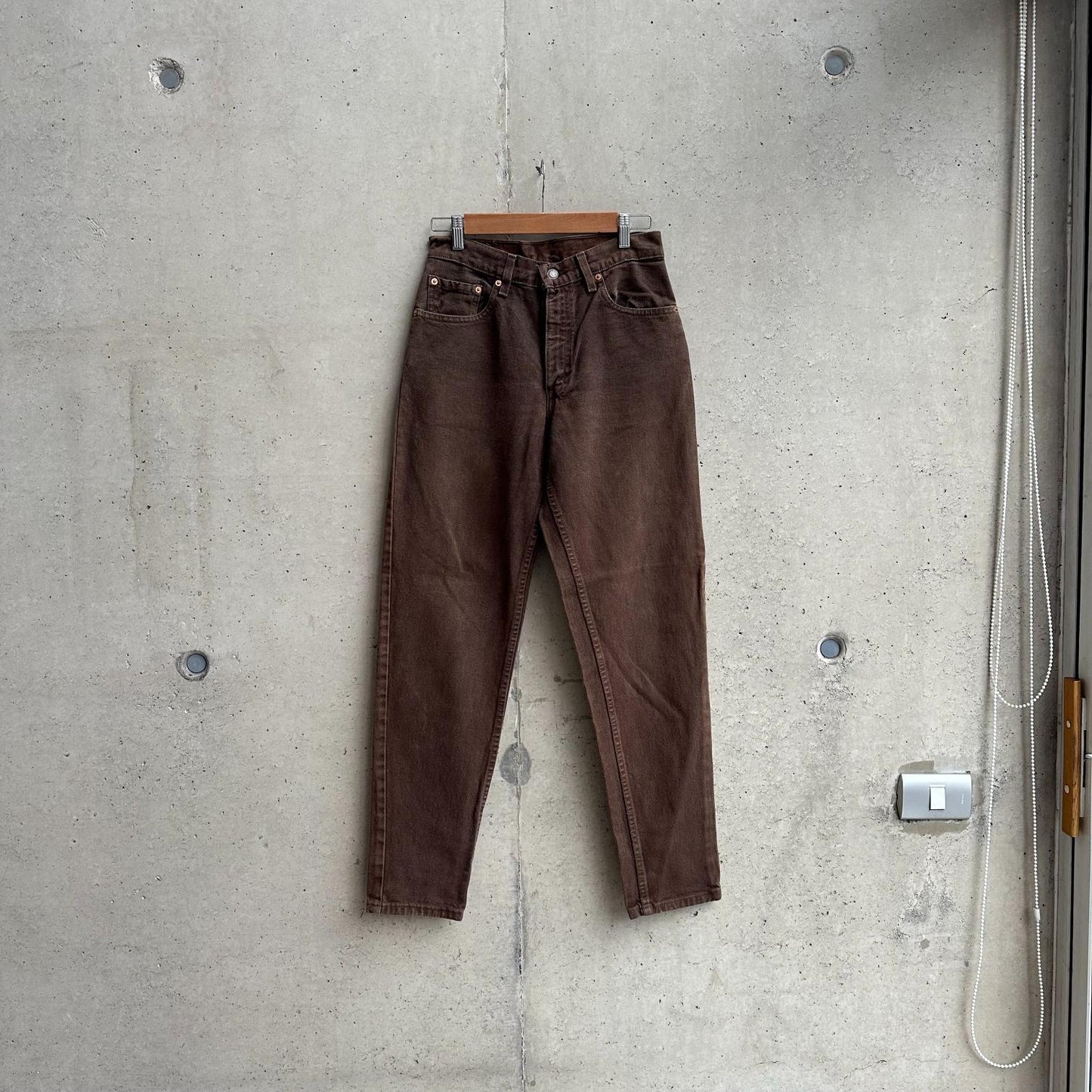 (28) Jean Vintage Levis 550 (Wmns) Marron Travis Scott