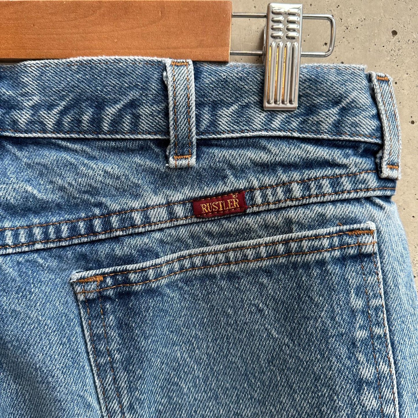 (30) Jean Vintage Rustler Relaxed "Blue Jean"