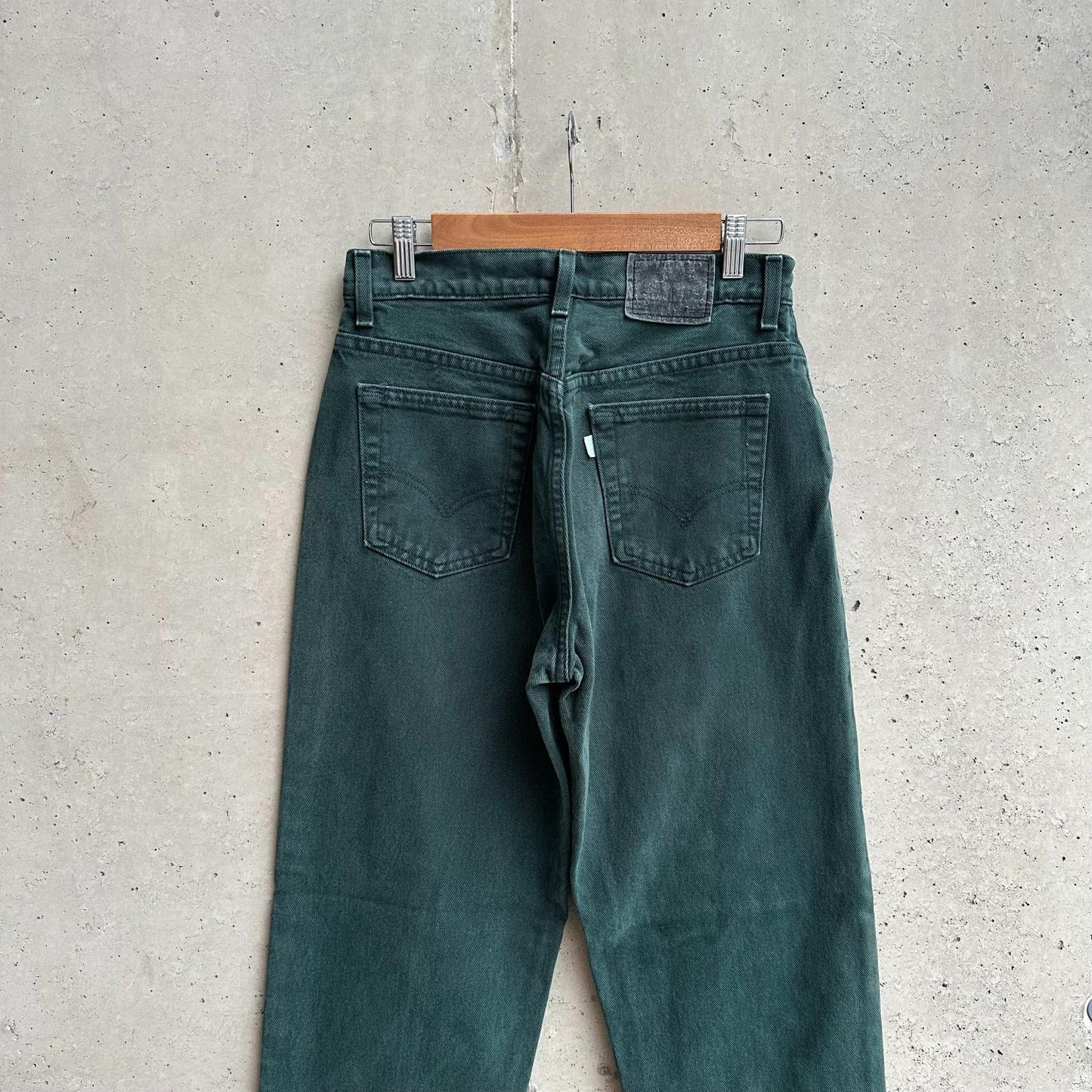 (28) Jean Vintage 90s Levis Silvertab Mom / Loose  "Mossy Green"