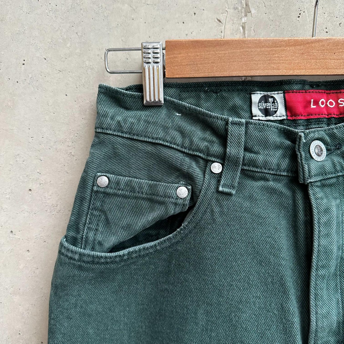 (28) Jean Vintage 90s Levis Silvertab Mom / Loose  "Mossy Green"