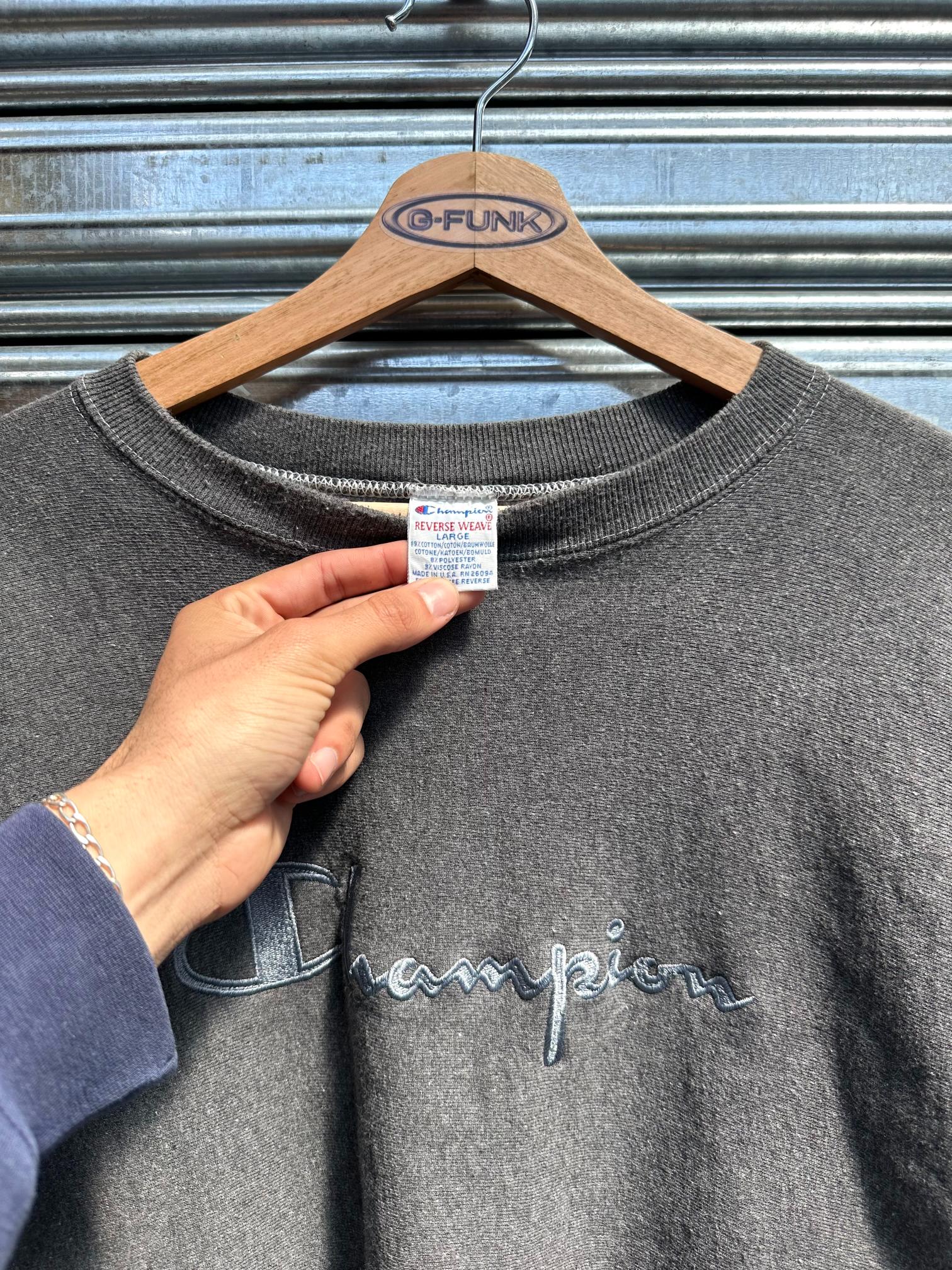 (L)Buzo Crewneck Champion Vintage Faded Black "big logo"