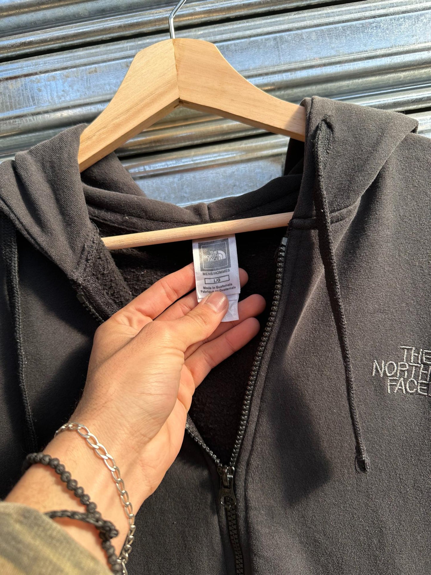 (L) Campera con Capucha The North Face Imagotipo 'Gray Over Black'