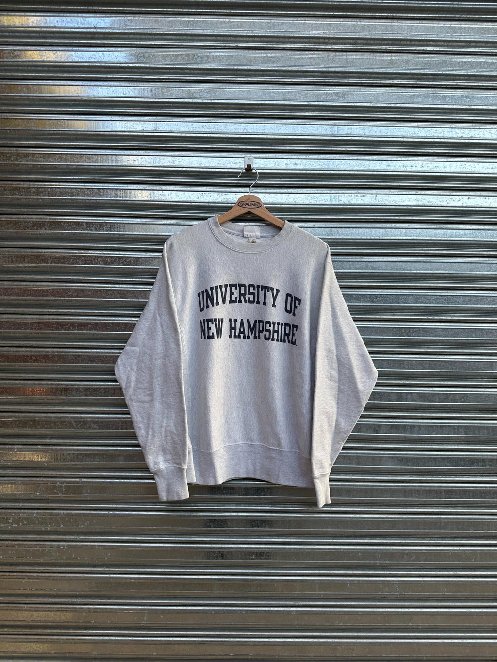 (M/L) Buzo Champion Vintage "University Of New Hampshire" Gray