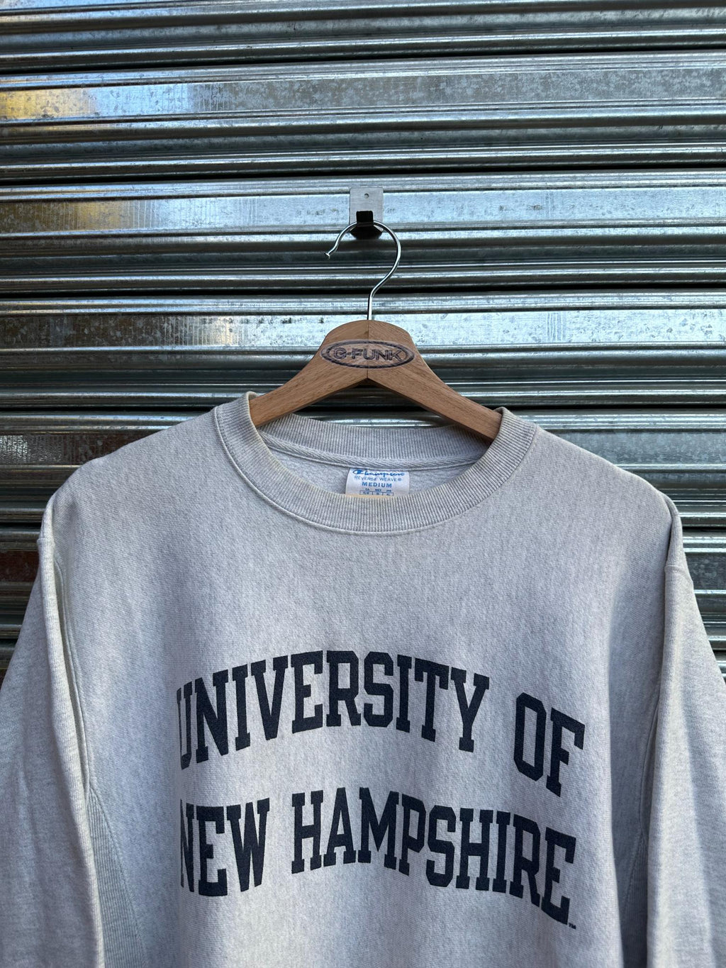 (M/L) Buzo Champion Vintage "University Of New Hampshire" Gray