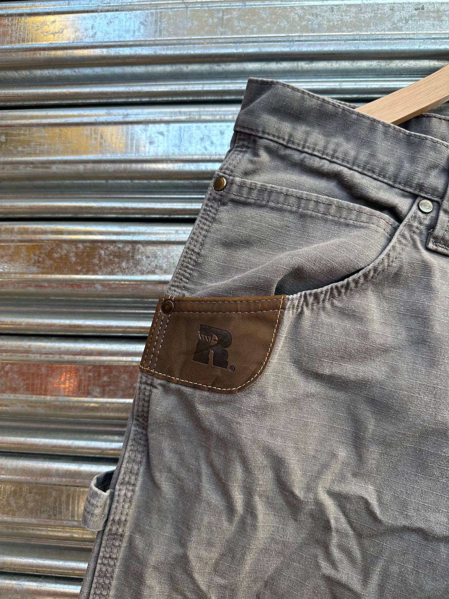 (32) Pantalón Carpintero Wrangler Rigs "Beige"